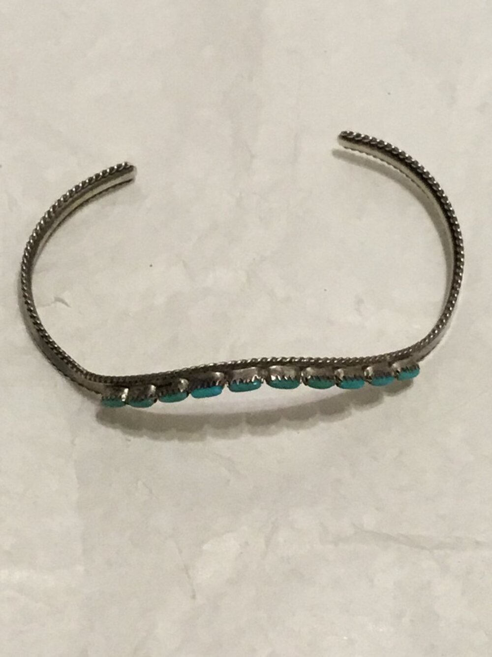 Fabulous sterling silver and turquoise cuff bracelet - Navaho?? - Picture 8 of 10